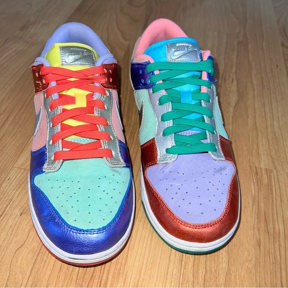 Nike Dunk Low in Sunset Pulse - Picture 2 of 6